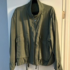 AE Cropped Military Jacket - Large ✨